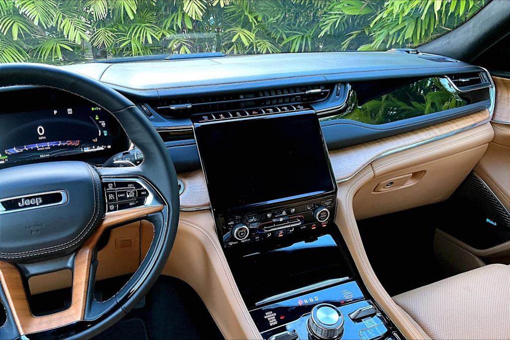 Thumbnail: 2025 Jeep Grand Cherokee - 14