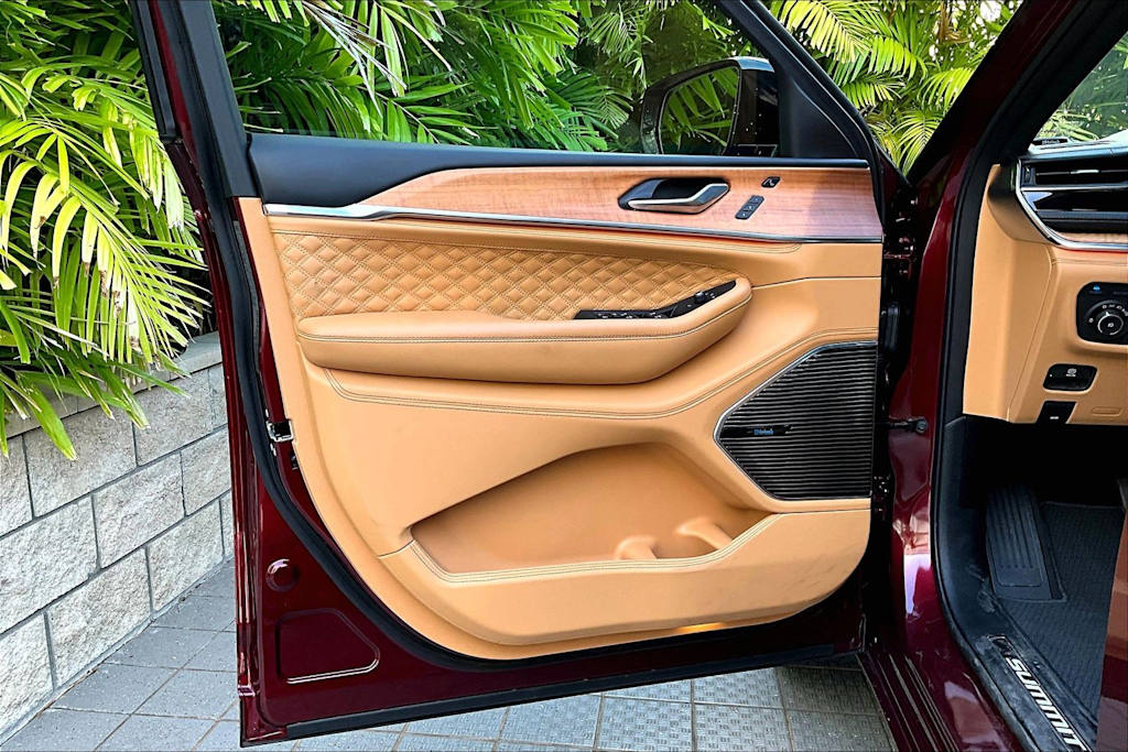 Thumbnail: 2025 Jeep Grand Cherokee - 27