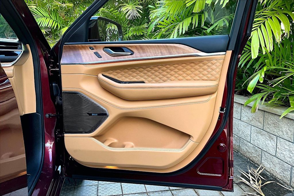 Thumbnail: 2025 Jeep Grand Cherokee - 28