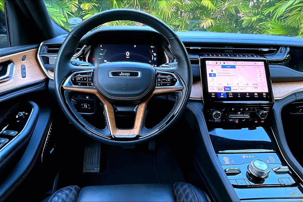 Thumbnail: 2022 Jeep Grand Cherokee - 14