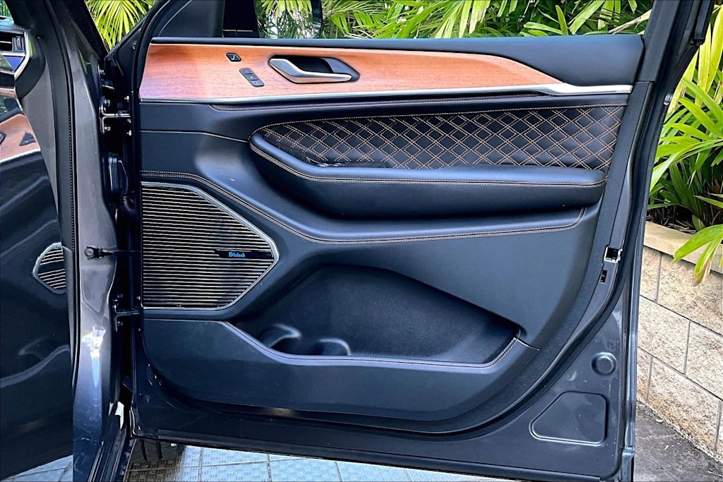 Thumbnail: 2022 Jeep Grand Cherokee - 28