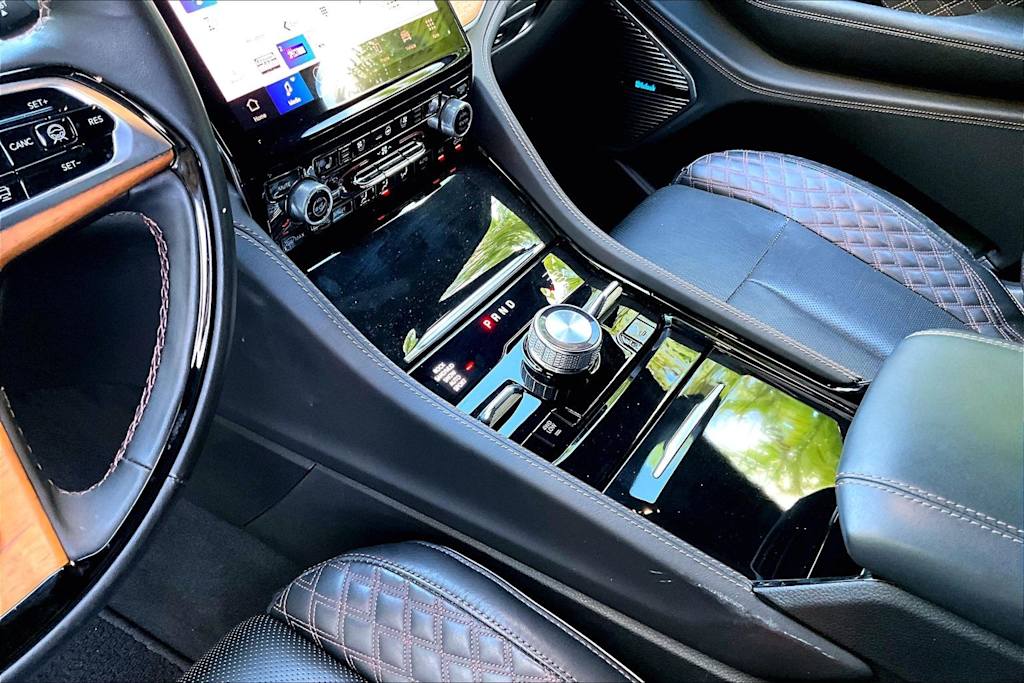 Thumbnail: 2022 Jeep Grand Cherokee - 16