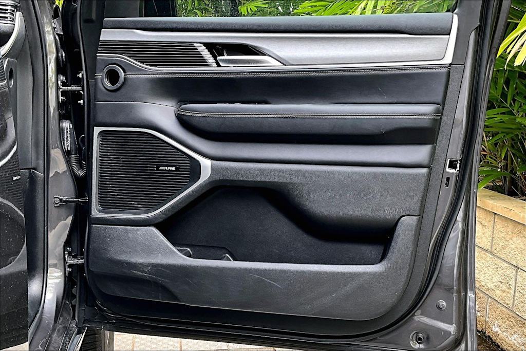 Thumbnail: 2025 Jeep Wagoneer - 28