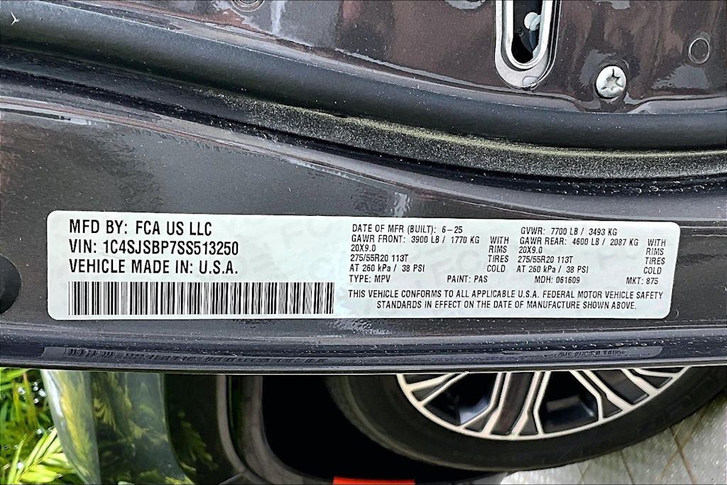 Thumbnail: 2025 Jeep Wagoneer - 20