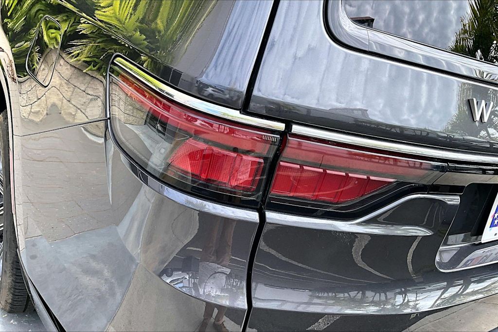 Thumbnail: 2025 Jeep Wagoneer - 32