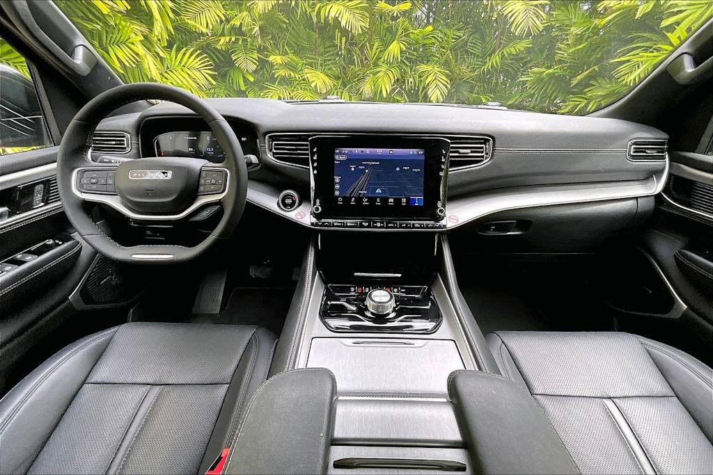 Thumbnail: 2025 Jeep Wagoneer - 10