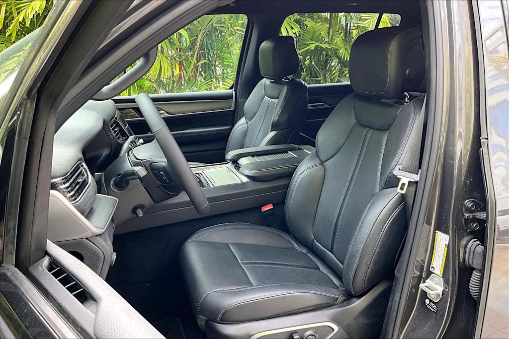 Thumbnail: 2025 Jeep Wagoneer - 11