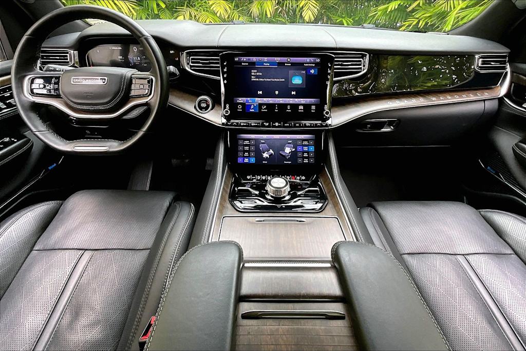 Thumbnail: 2023 Jeep Grand Wagoneer - 10