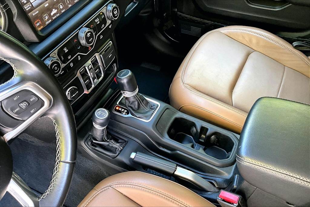 Thumbnail: 2021 Jeep Gladiator - 17