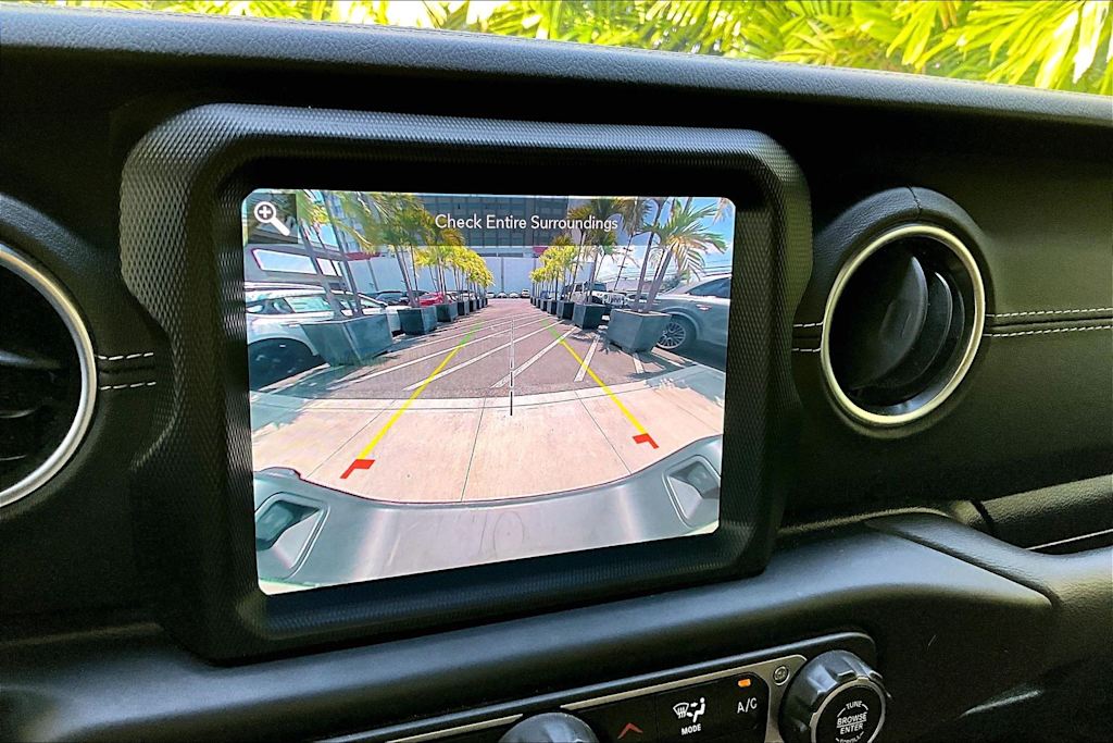 Thumbnail: 2021 Jeep Gladiator - 16
