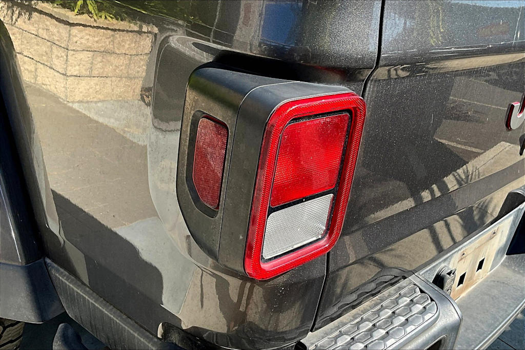 Thumbnail: 2021 Jeep Gladiator - 32