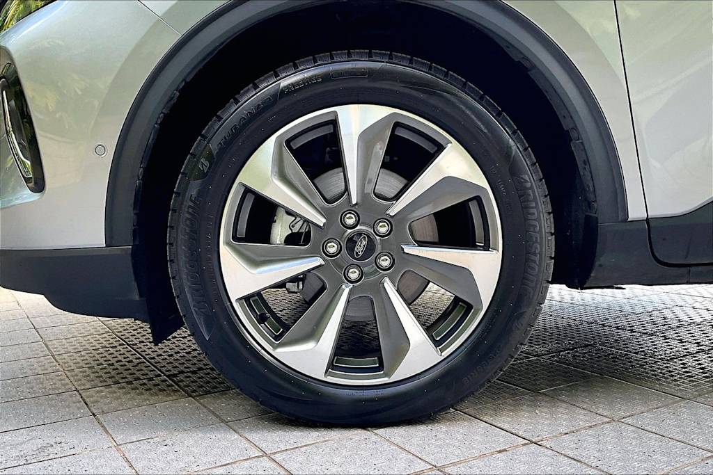Thumbnail: 2023 Ford Escape - 8