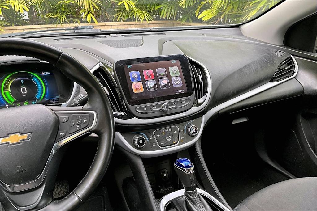 Thumbnail: 2017 Chevrolet Volt - 14