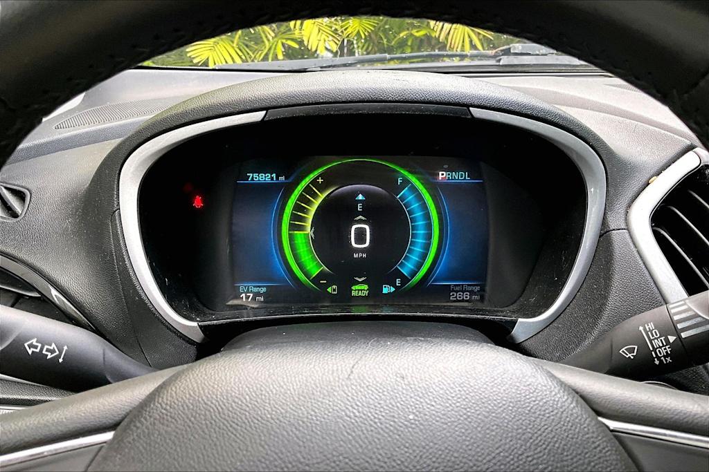 Thumbnail: 2017 Chevrolet Volt - 17