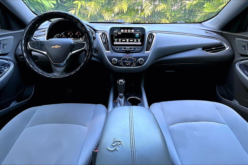 Thumbnail: 2018 Chevrolet Malibu - 10