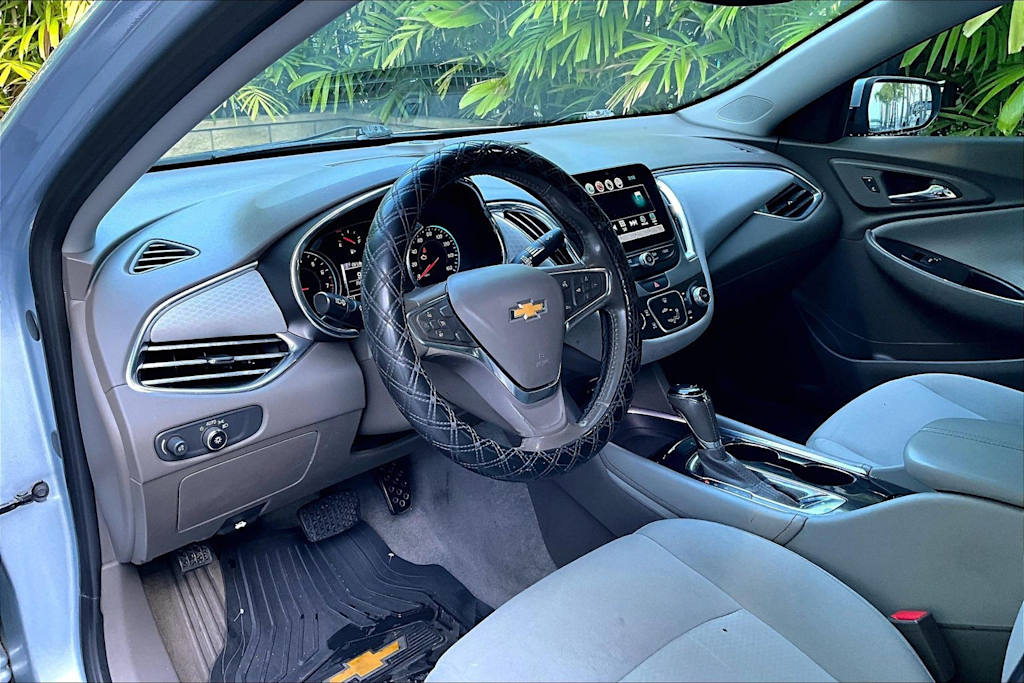 Thumbnail: 2018 Chevrolet Malibu - 2