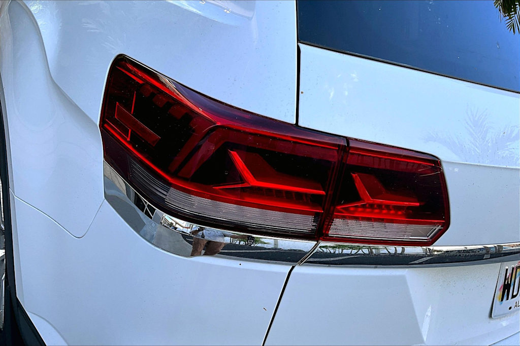 Thumbnail: 2021 Volkswagen Atlas - 32