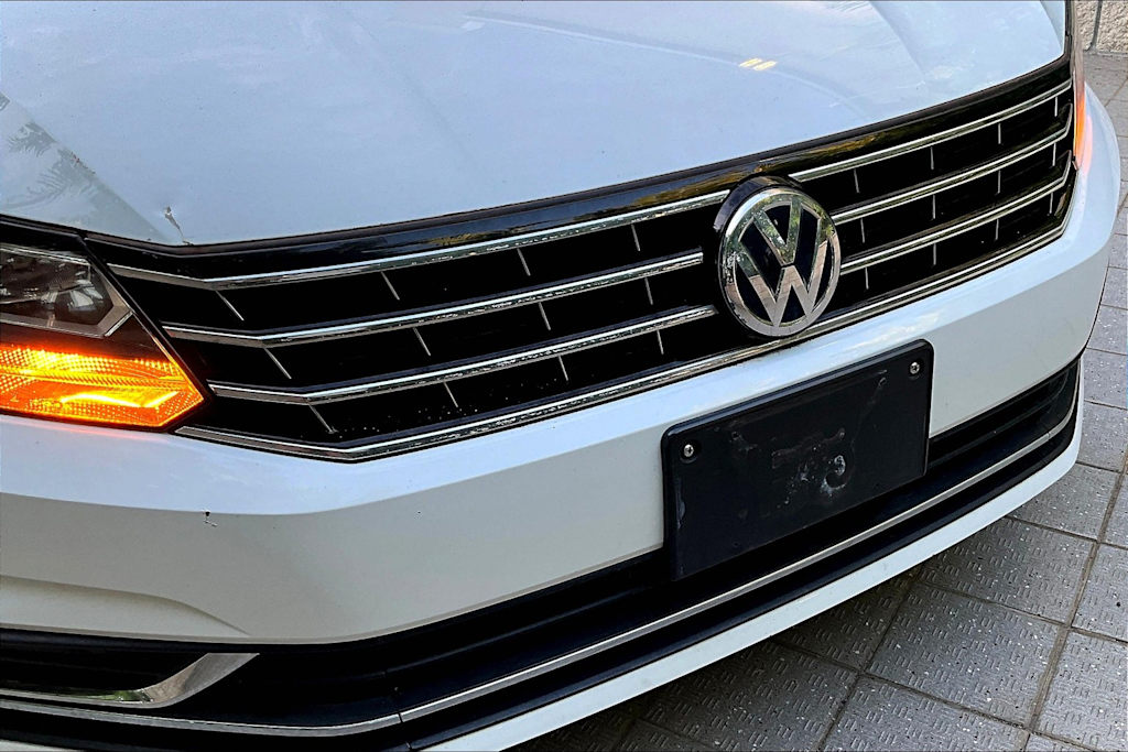 Thumbnail: 2017 Volkswagen Passat - 29