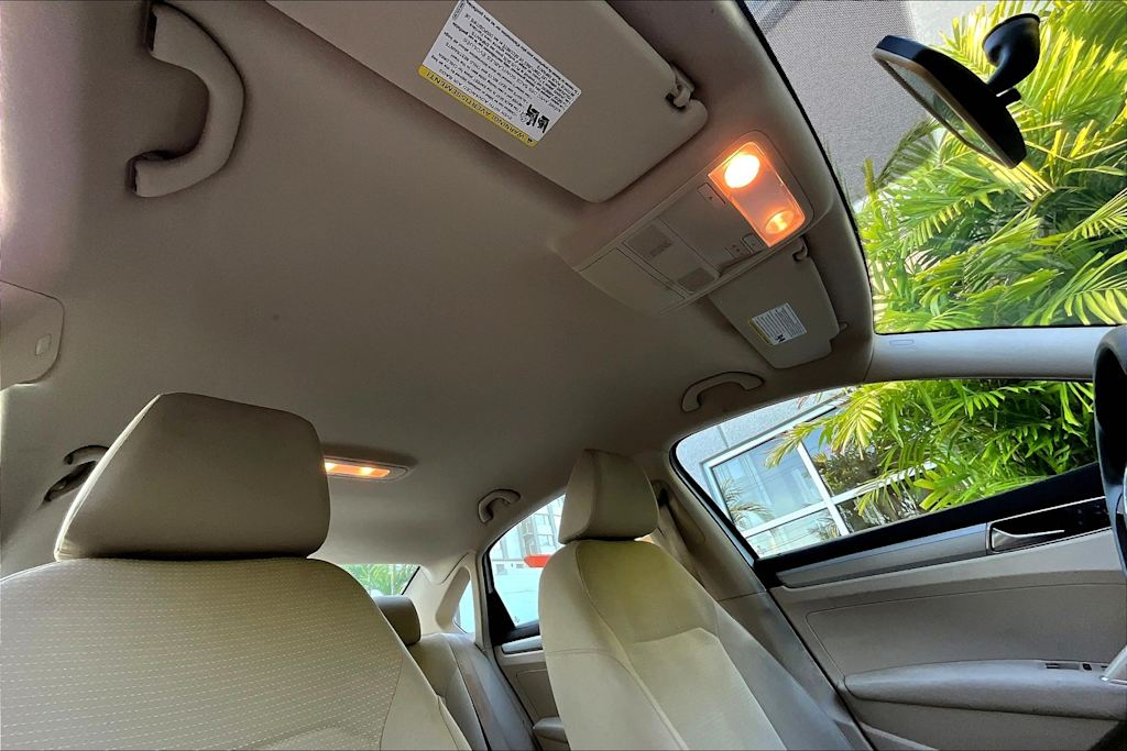 Thumbnail: 2017 Volkswagen Passat - 11