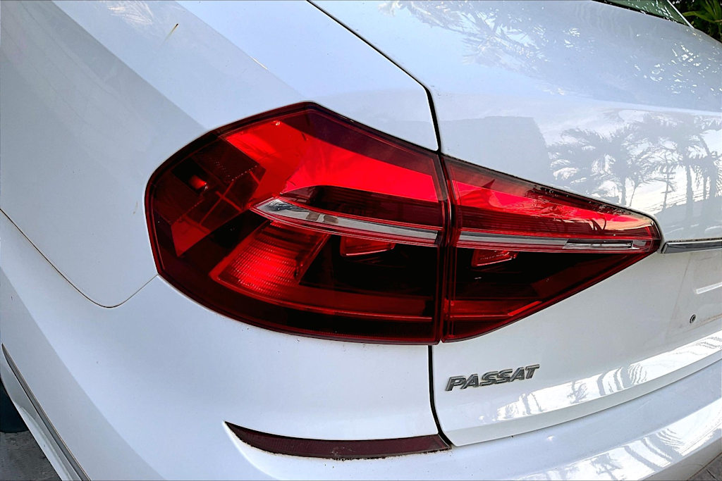 Thumbnail: 2017 Volkswagen Passat - 28