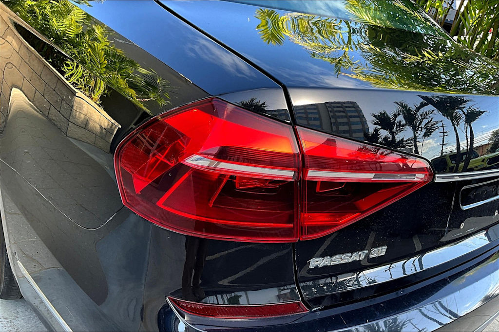 Thumbnail: 2018 Volkswagen Passat - 32