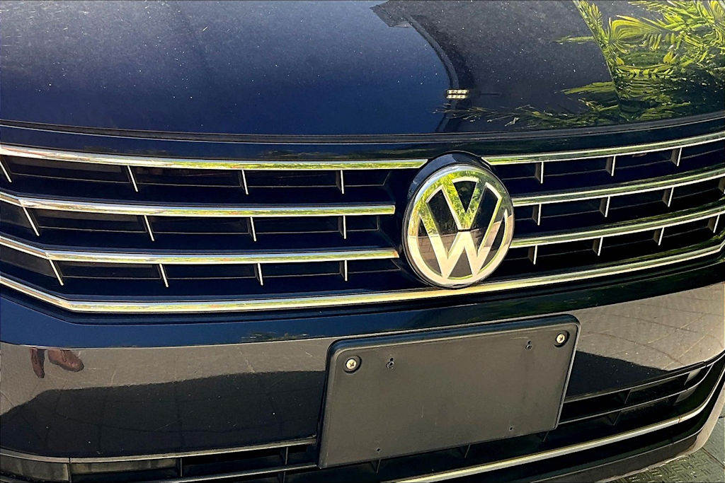 Thumbnail: 2018 Volkswagen Passat - 33