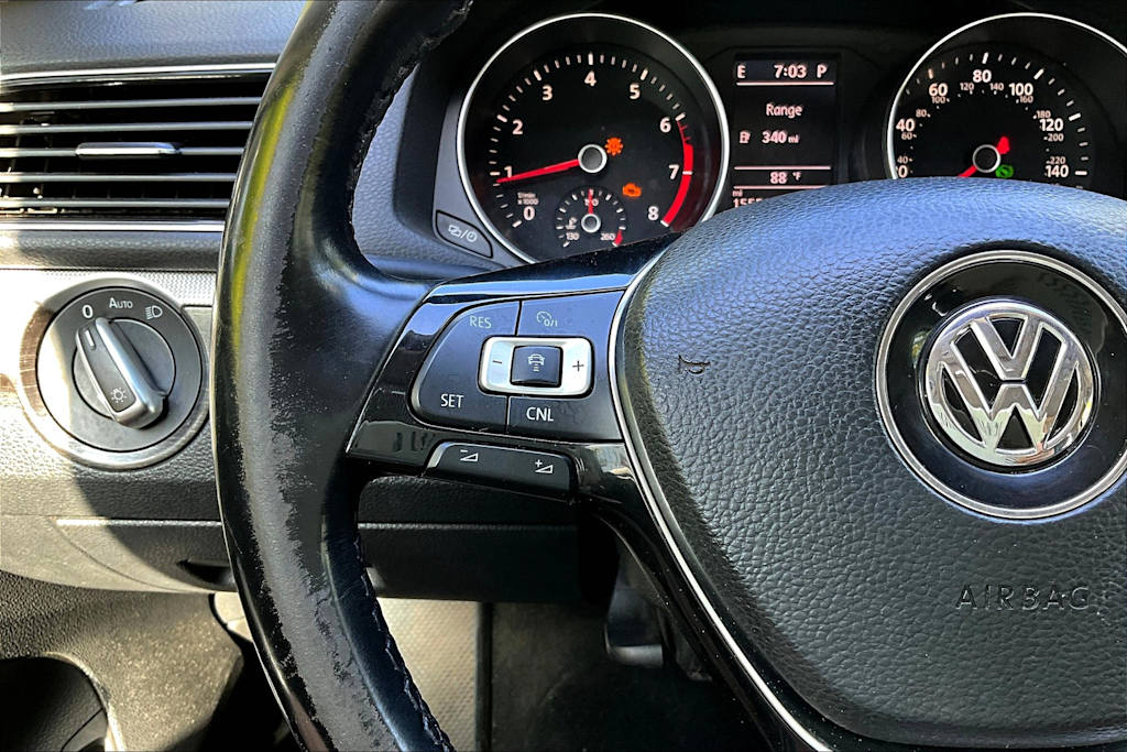 Thumbnail: 2018 Volkswagen Passat - 24