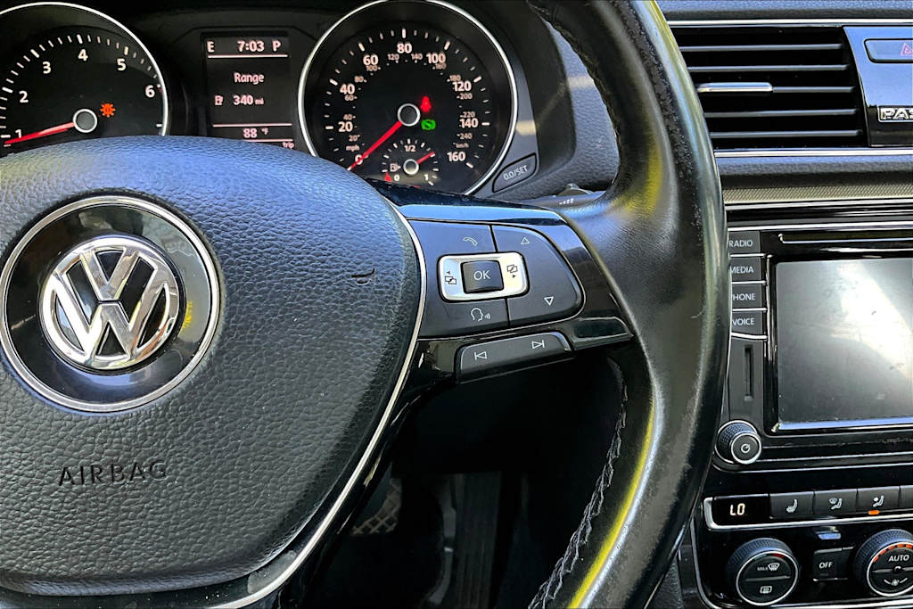 Thumbnail: 2018 Volkswagen Passat - 25