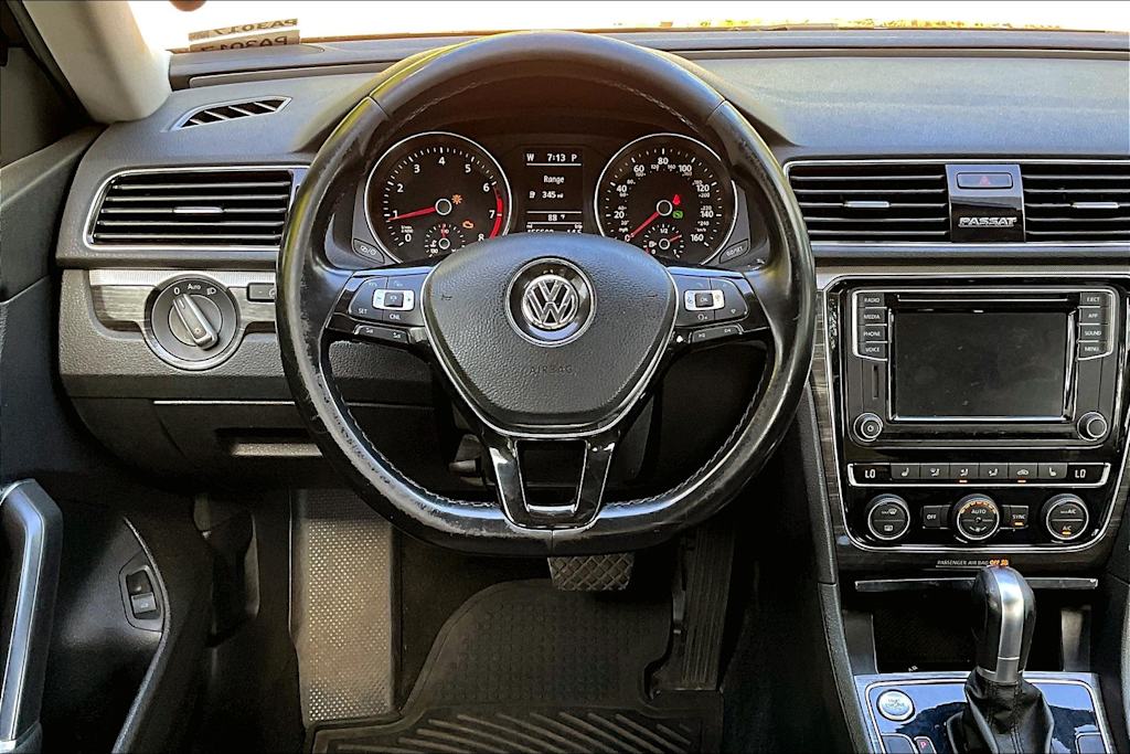 Thumbnail: 2018 Volkswagen Passat - 14