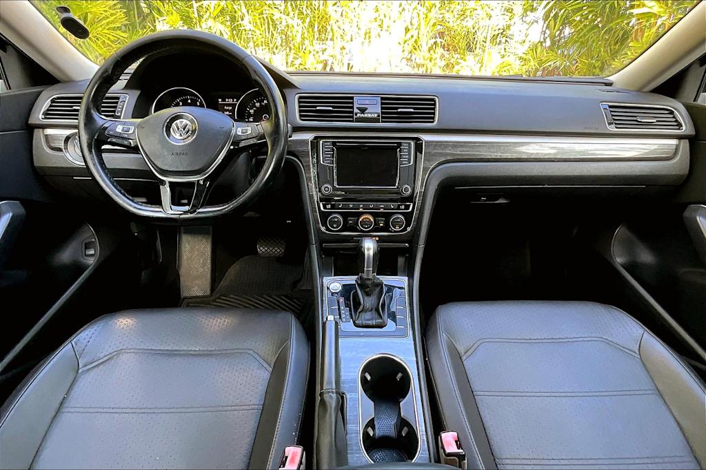 Thumbnail: 2018 Volkswagen Passat - 10