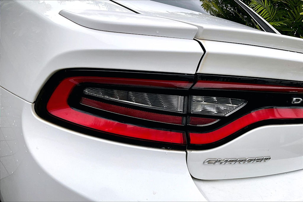 Thumbnail: 2016 Dodge Charger - 32