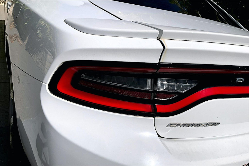 Thumbnail: 2016 Dodge Charger - 32