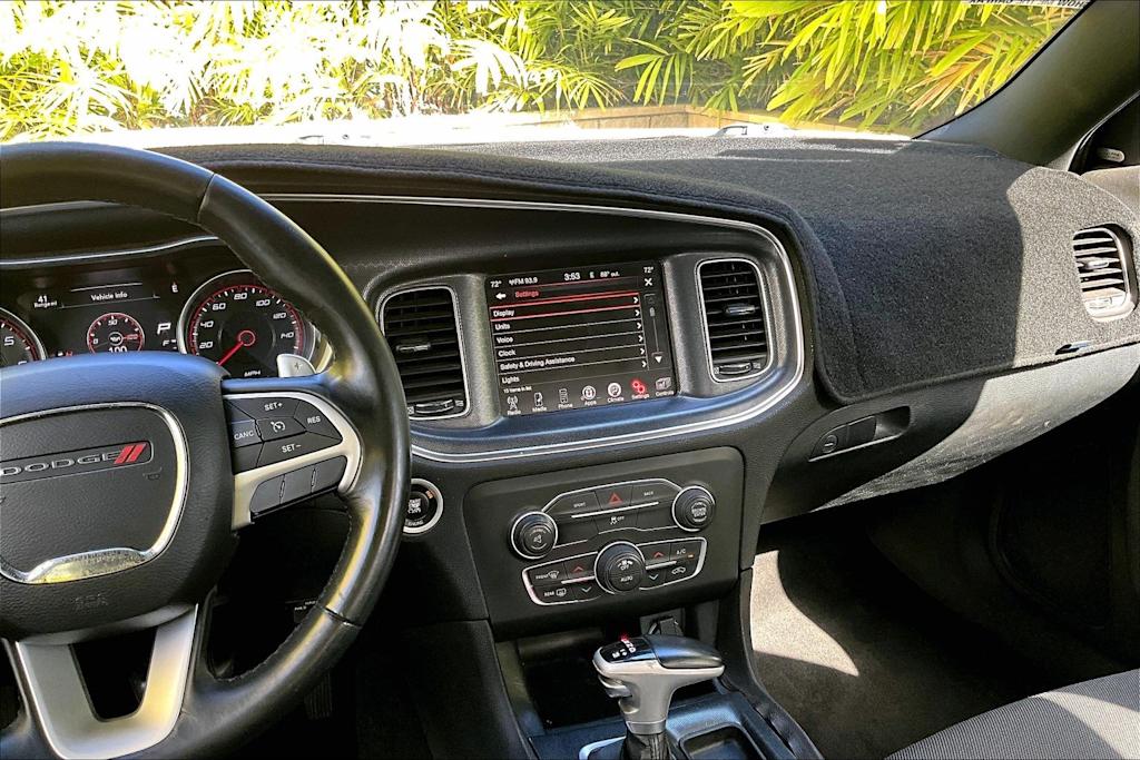 Thumbnail: 2016 Dodge Charger - 15
