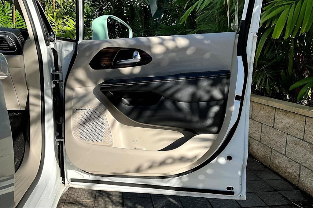 Thumbnail: 2022 Chrysler Pacifica - 29