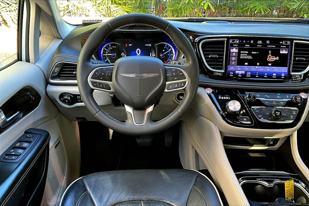 Thumbnail: 2022 Chrysler Pacifica - 15