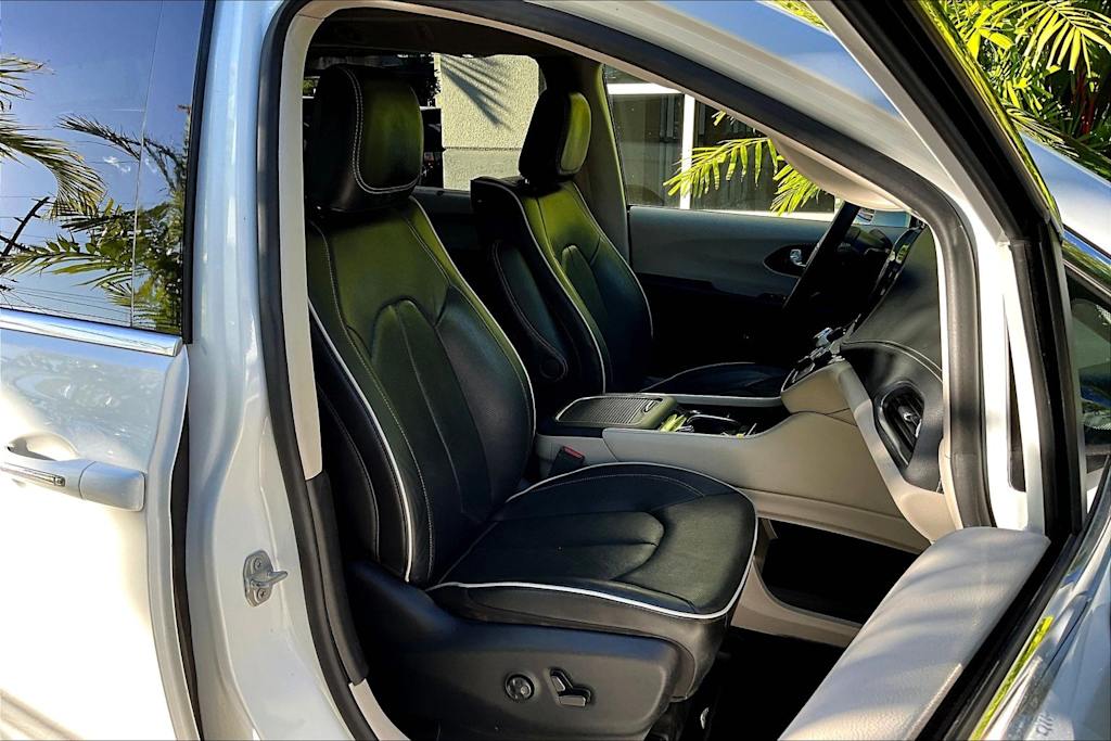 Thumbnail: 2022 Chrysler Pacifica - 12