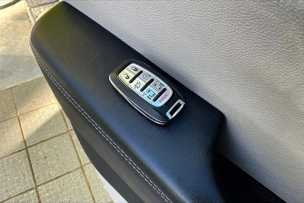 Thumbnail: 2022 Chrysler Pacifica - 19