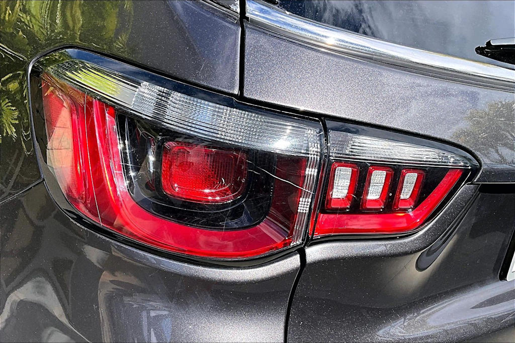 Thumbnail: 2021 Jeep Compass - 32