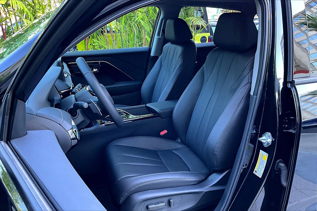 Thumbnail: 2025 Acura ADX - 11