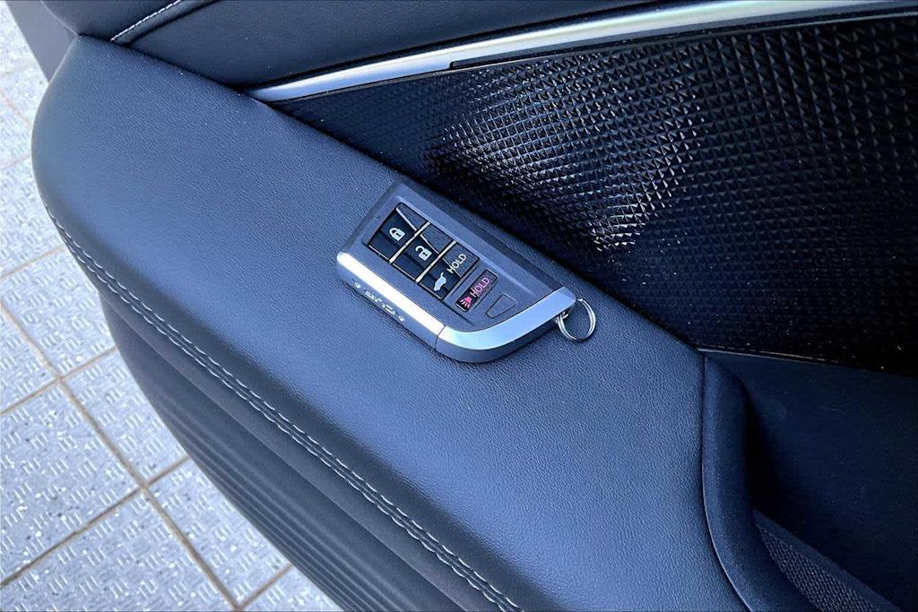 Thumbnail: 2025 Acura ADX - 7