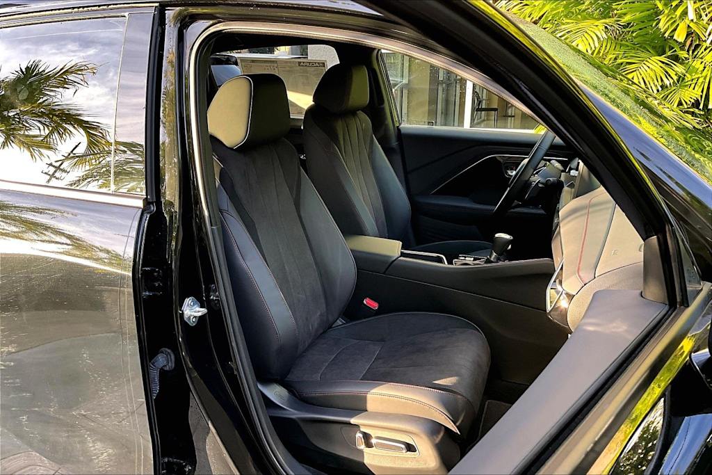 Thumbnail: 2025 Acura ADX - 12