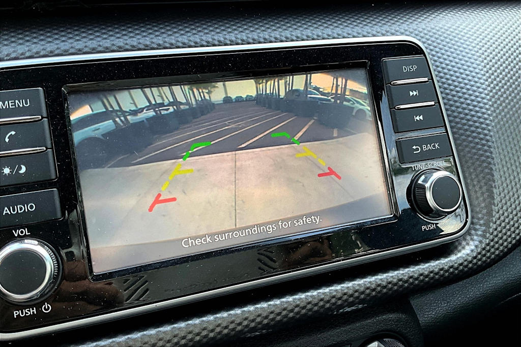 Thumbnail: 2019 Nissan Kicks - 16