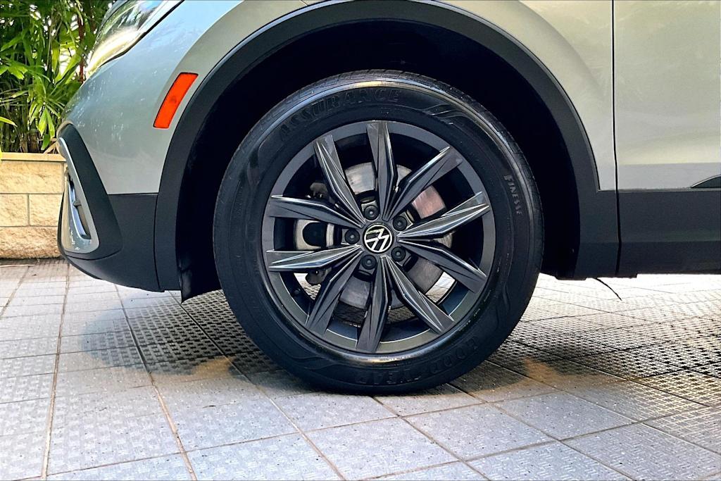 Thumbnail: 2022 Volkswagen Tiguan - 8