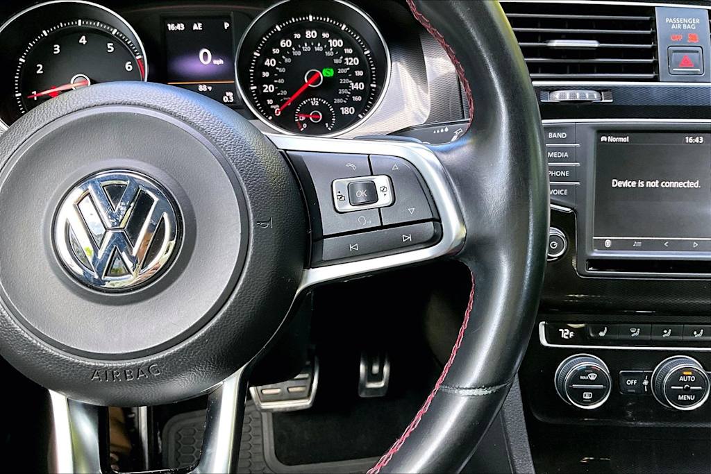 Thumbnail: 2016 Volkswagen Golf - 26
