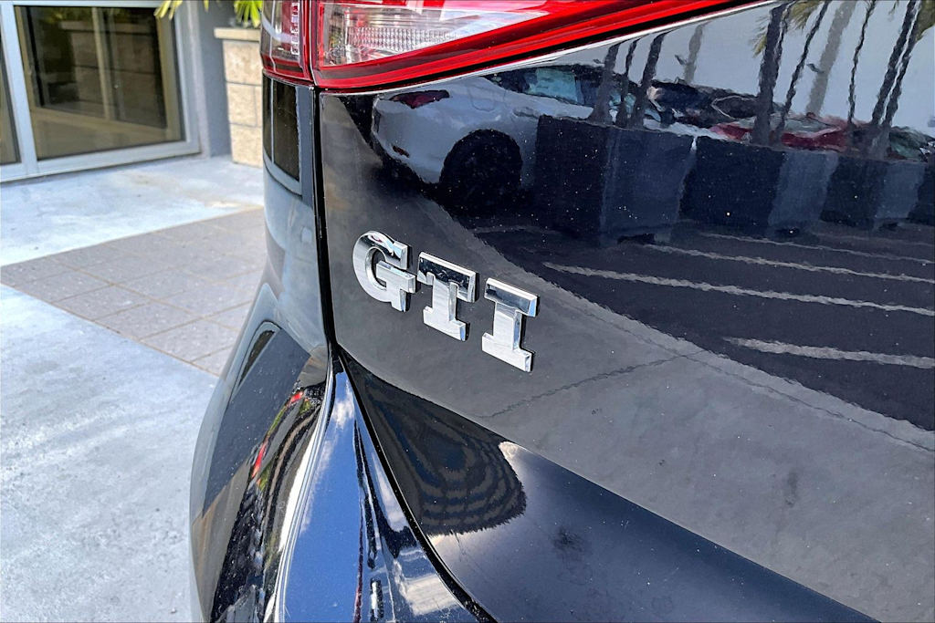 Thumbnail: 2016 Volkswagen Golf - 7