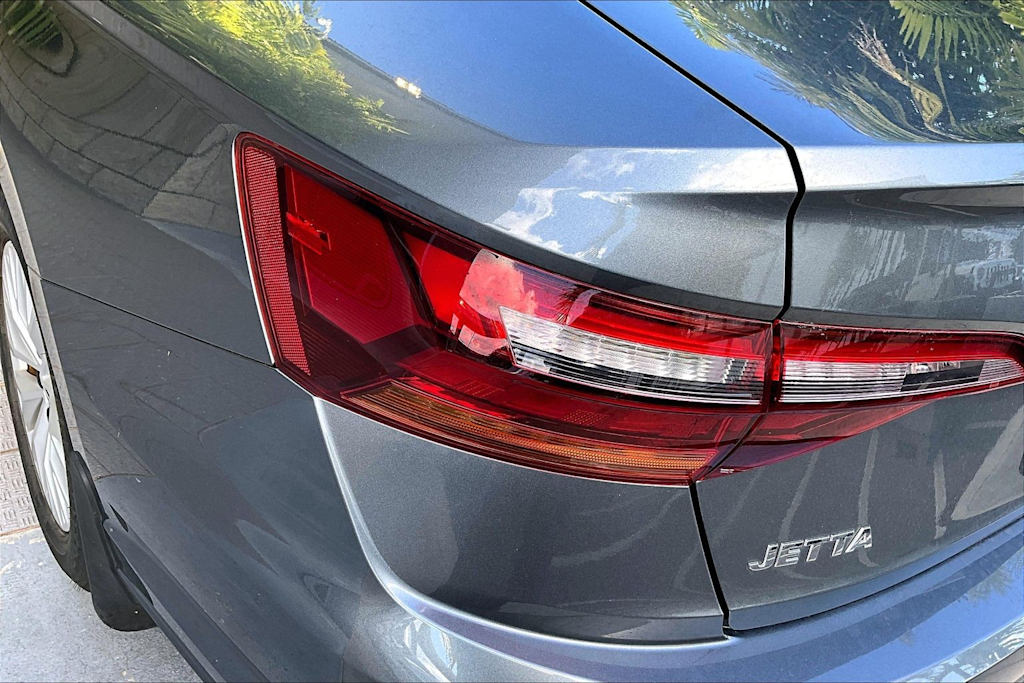 Thumbnail: 2019 Volkswagen Jetta - 32
