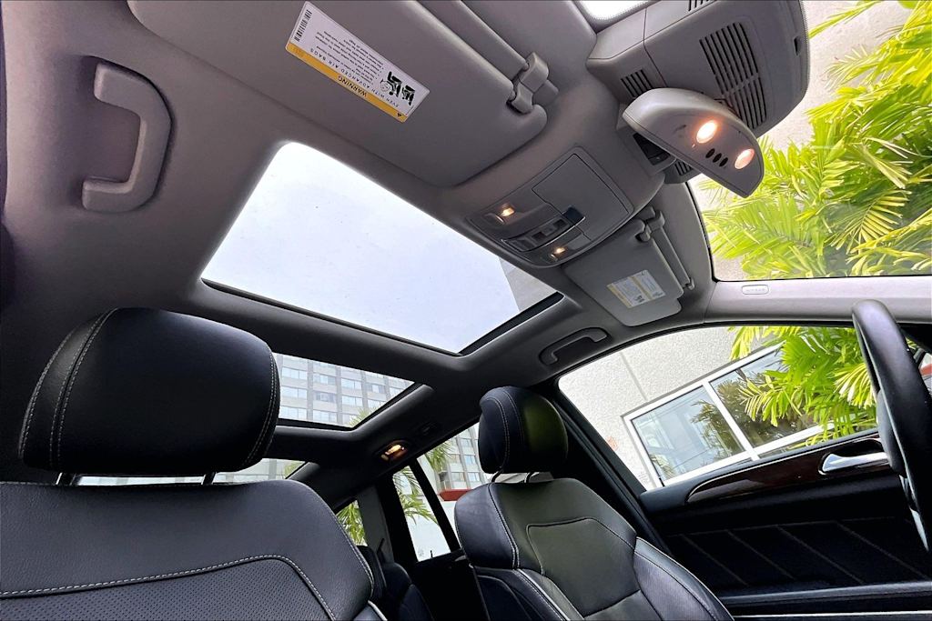 Thumbnail: 2014 Mercedes-Benz GL-Class - 30