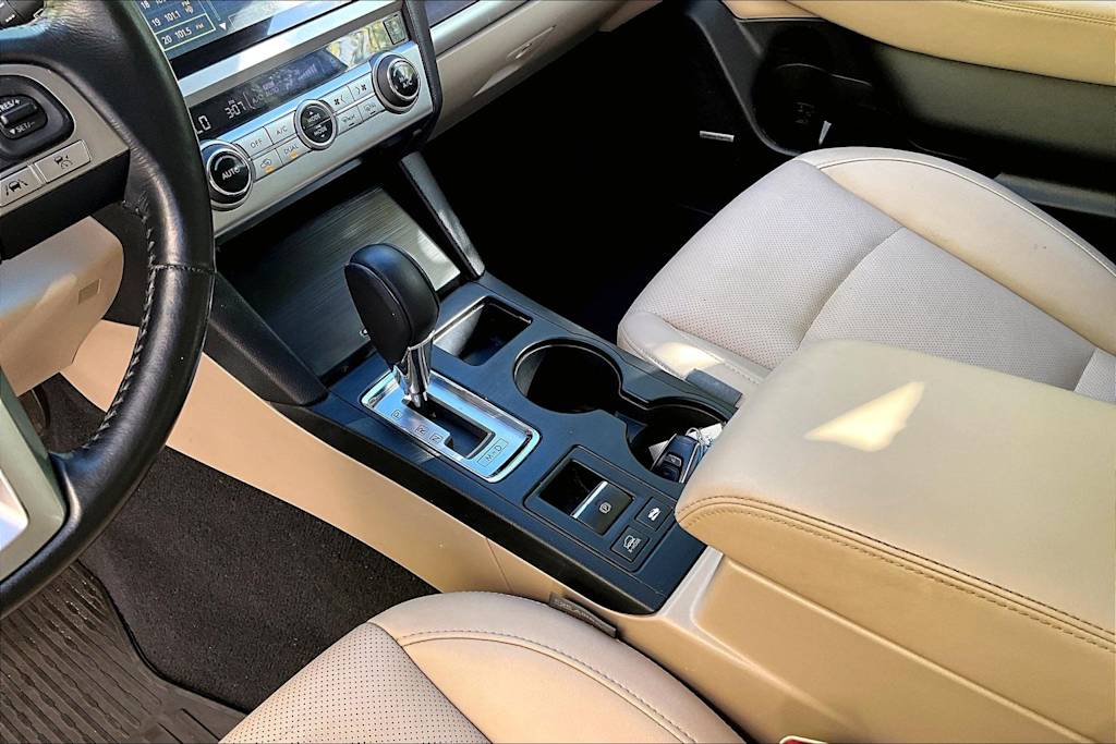 Thumbnail: 2016 Subaru Outback - 16