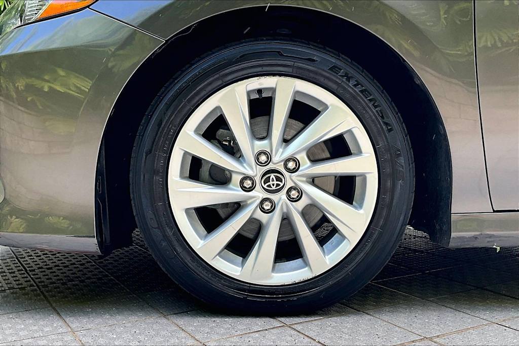 Thumbnail: 2022 Toyota Camry - 8