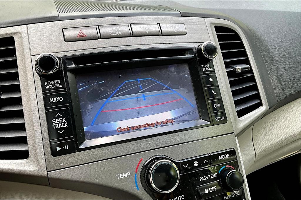 Thumbnail: 2014 Toyota Venza - 16